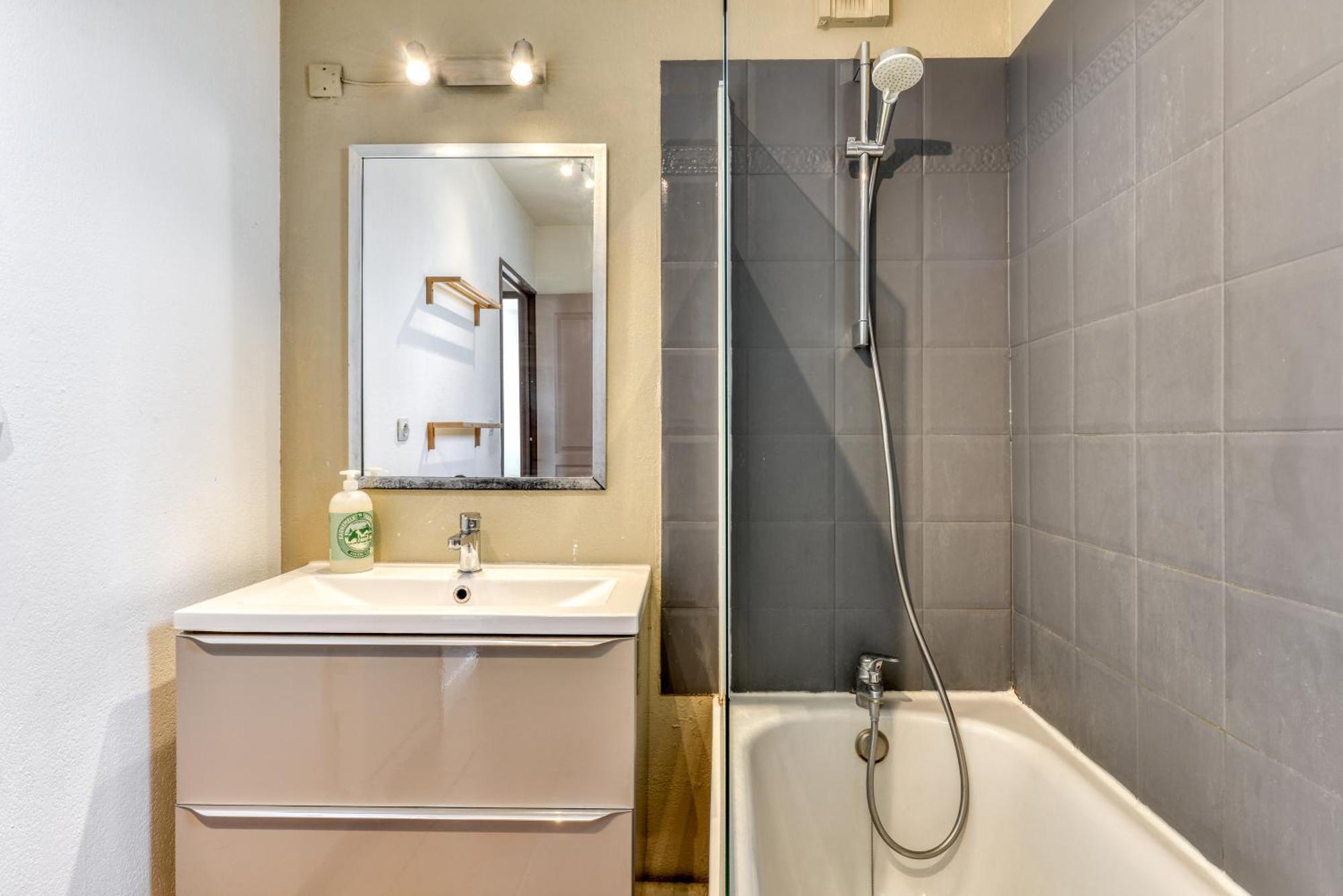 Apartamento Appart entre Cité Médiévale et Centre, Parking, WiFi, 6 pers Carcasona Exterior foto